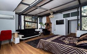 8 Rooms House Otel